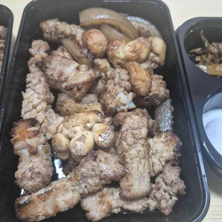 육식사관학교 대표 사진