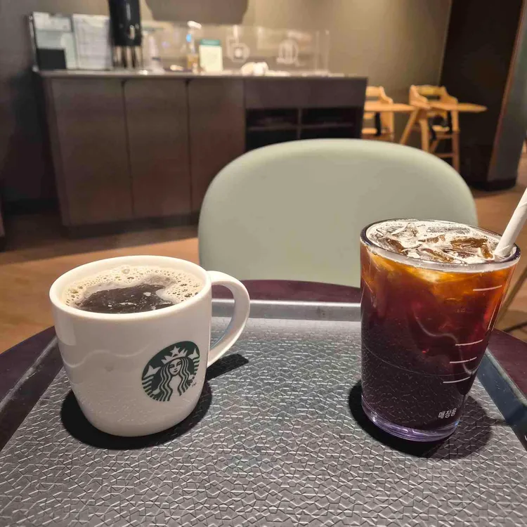 스타벅스 대표 사진
