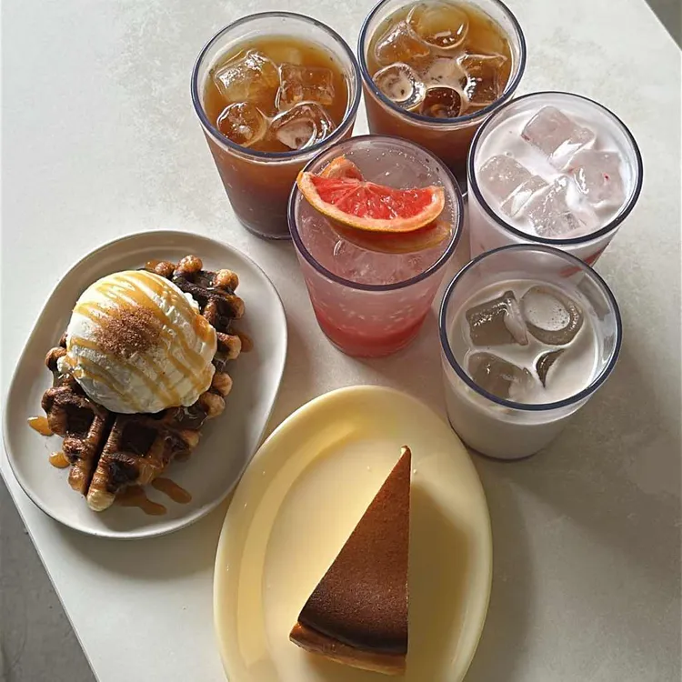 The november 라운지 사진