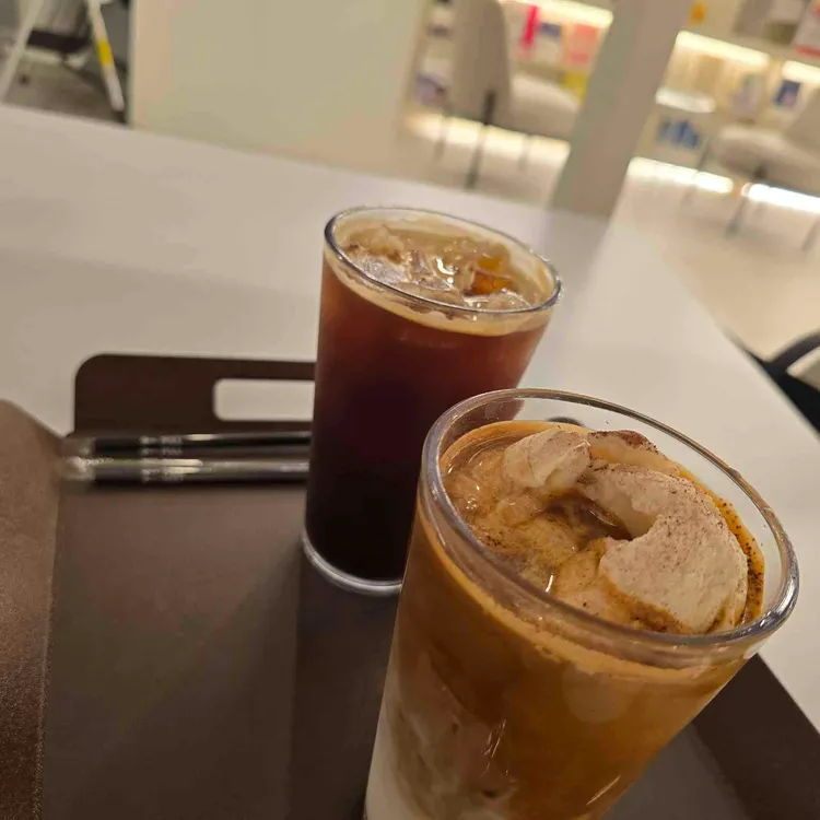 커피랑도서관 사진