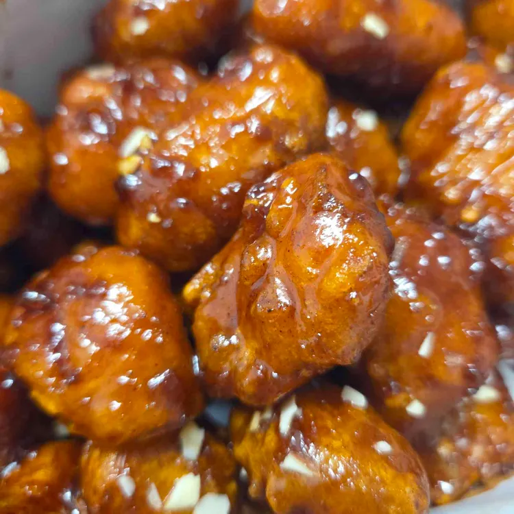 탁사정흑마늘닭강정 대표 사진