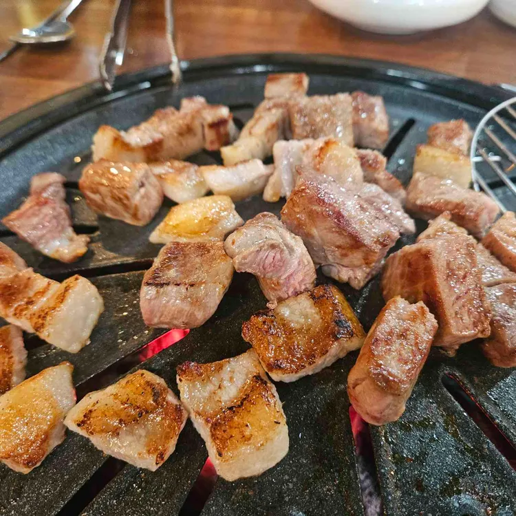 참숯소한마리정육식당 대표 사진