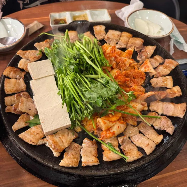 무쇠김치삼겹 대표 사진