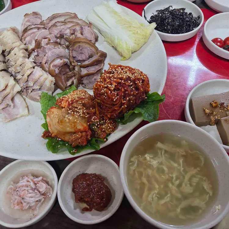 서울보쌈왕족발 대표 사진