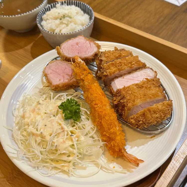 영남돈 대표 사진