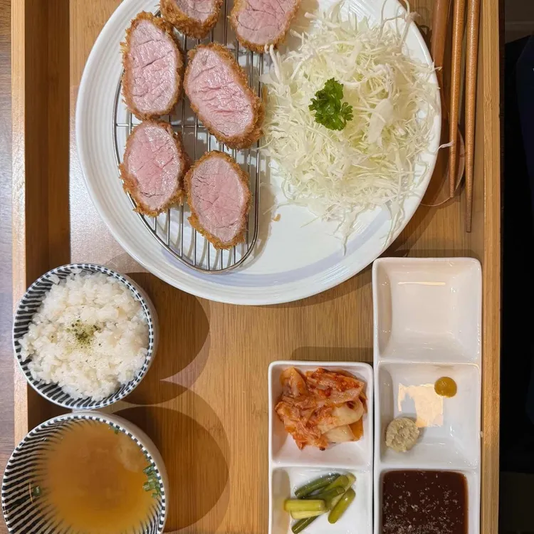 영남돈 대표 사진