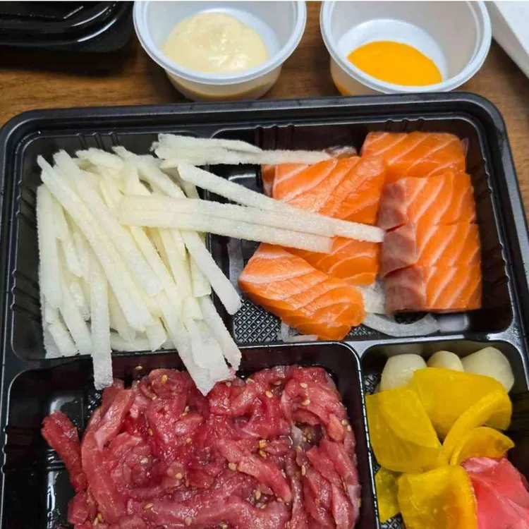 육회바른연어 대표 사진