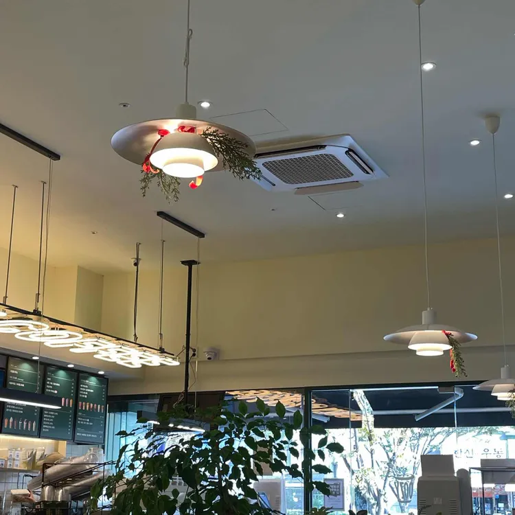 우지커피 대표 사진