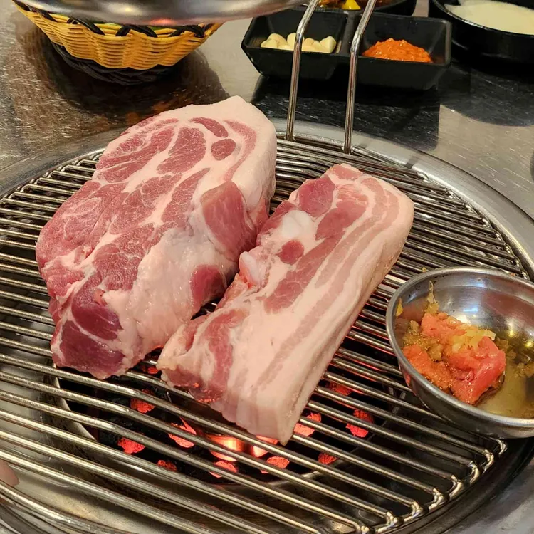 김돈이 대표 사진