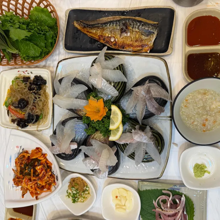 기찻길옆황제식당 대표 사진