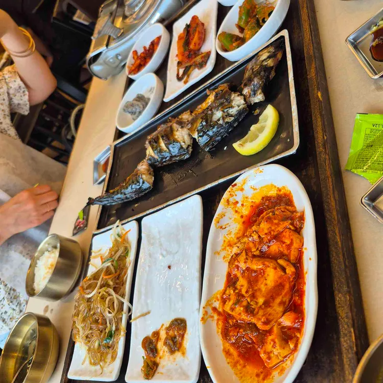 부산에뜬고등어 사진