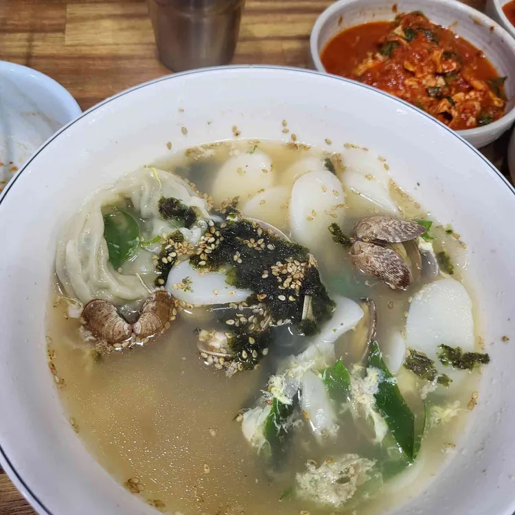 흥부네바지락칼국수 대표 사진