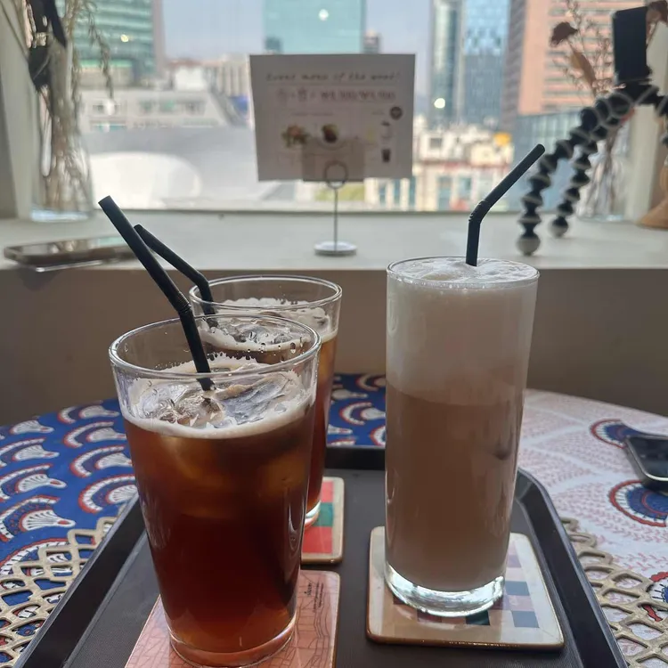 옥탑 카페 M 대표 사진