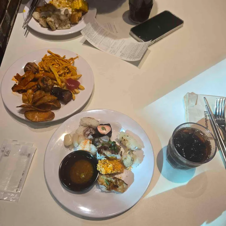 애슐리퀸즈 사진