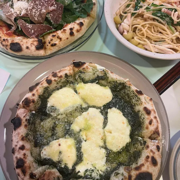 위아더퓨쳐 대표 사진