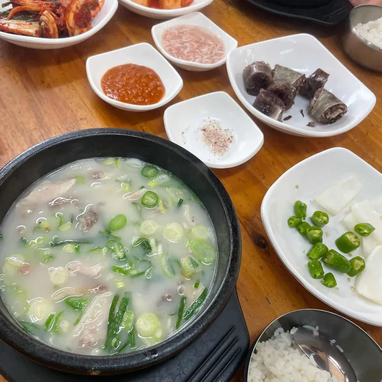 고향토종돌솥순대국 대표 사진