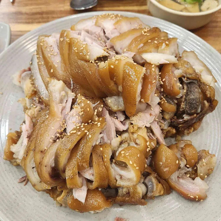 신의주왕족발순대국 대표 사진