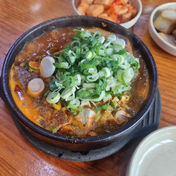 시골집얼큰한뼈해장국 사진