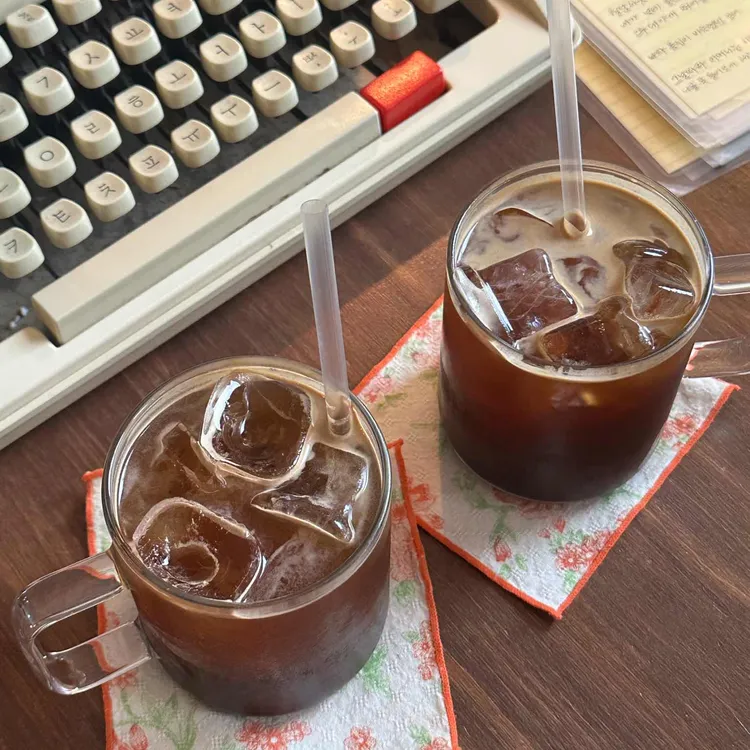 카페 타자기 사진