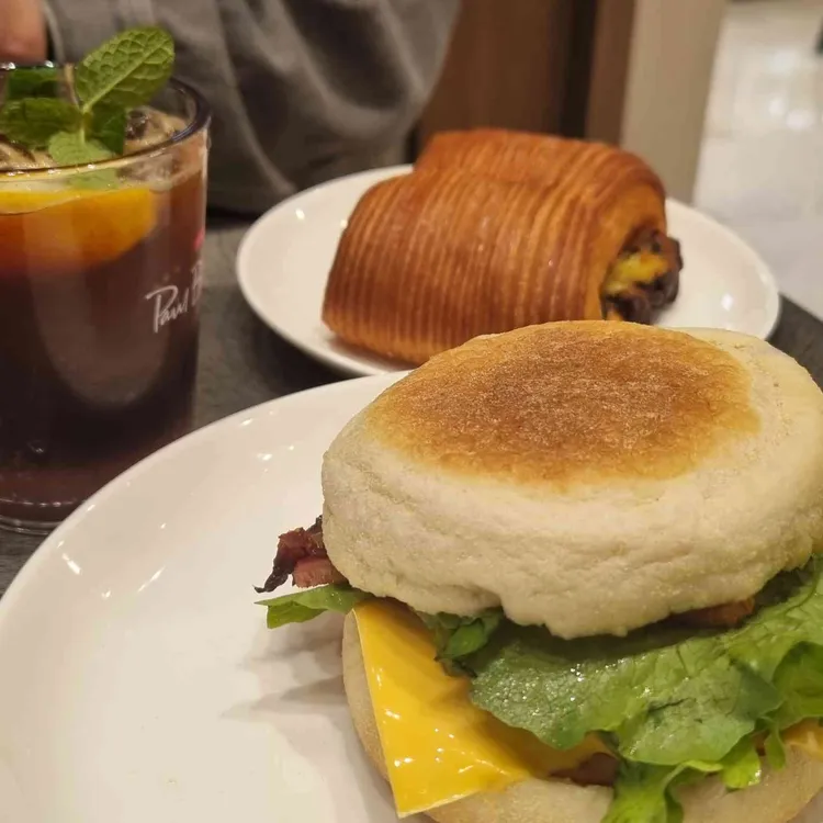 폴 바셋 대표 사진