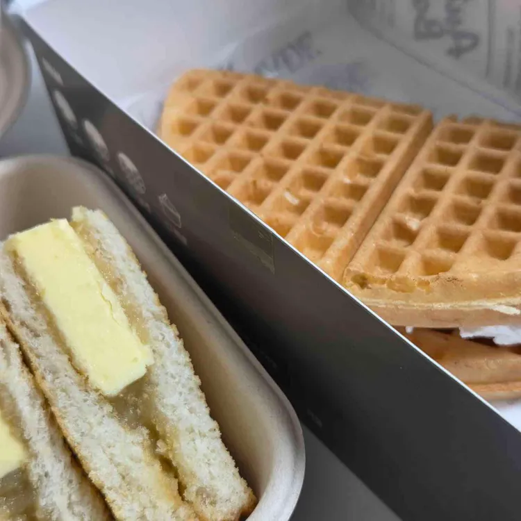 플러스82 대표 사진