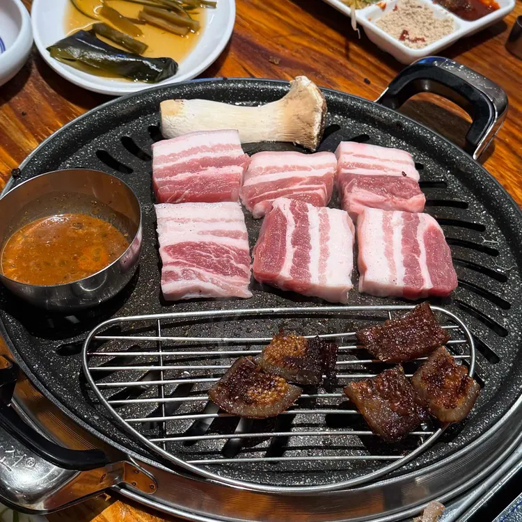 초필살돼지구이 사진