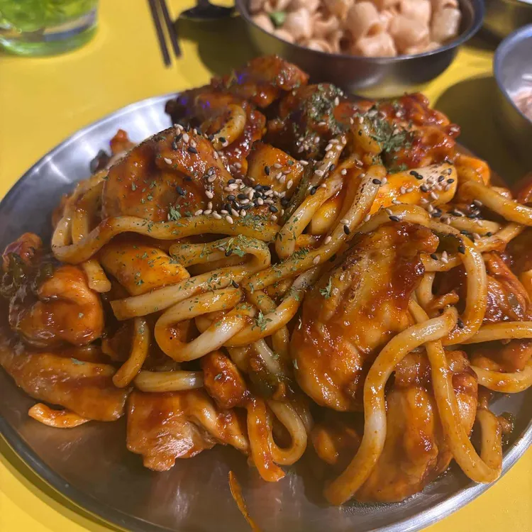 냠냠숯불두마리치킨 대표 사진