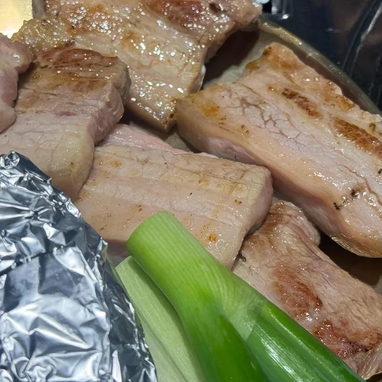 깍뚝돼지 대표 사진