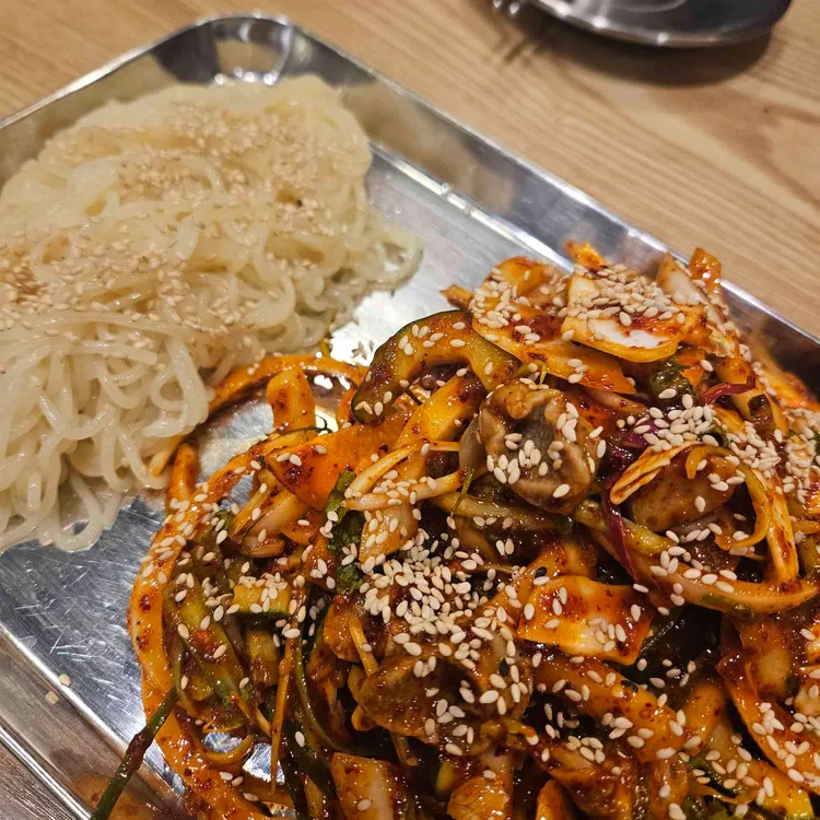 누구나홀딱반한닭 대표 사진