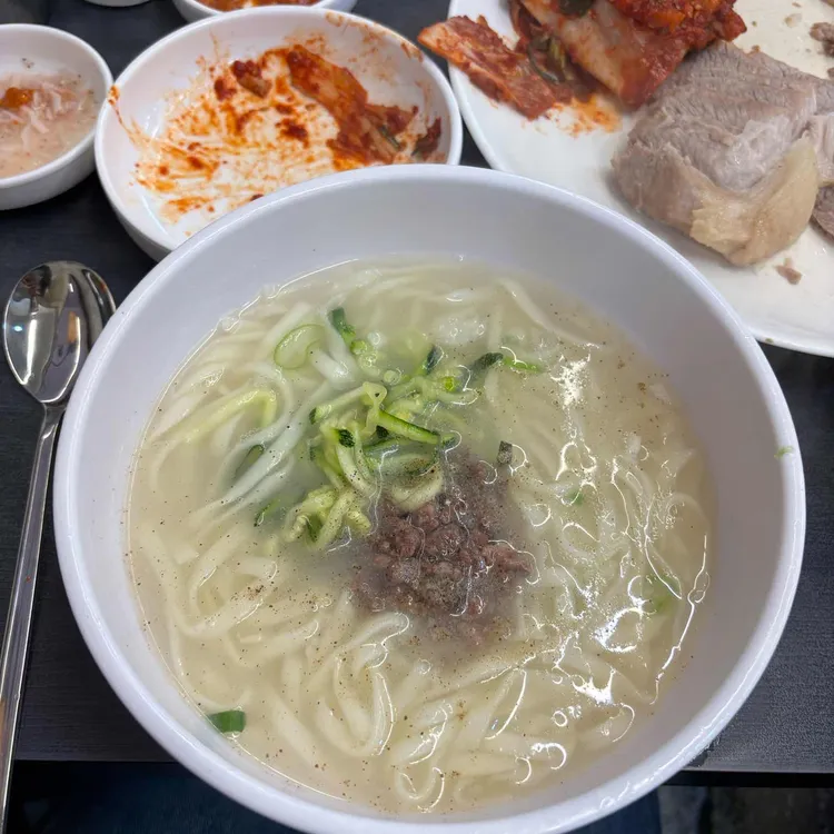 훼미리손칼국수 사진
