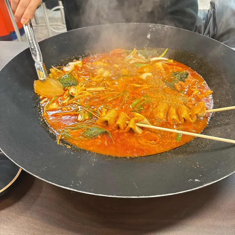 까치솥뚜껑닭도리 대표 사진