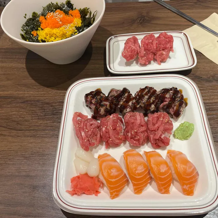 육회바른연어 대표 사진