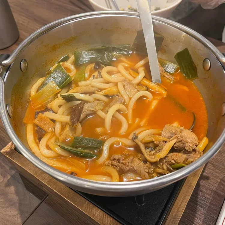 육회바른연어 대표 사진