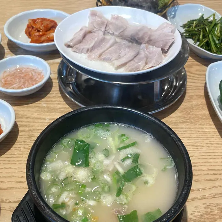 쌍둥이 돼지국밥 사진