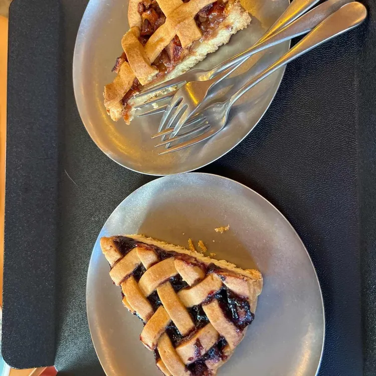 삼이일공커피공장 대표 사진