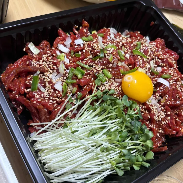 양 많은 눈꽃육회 대표 사진