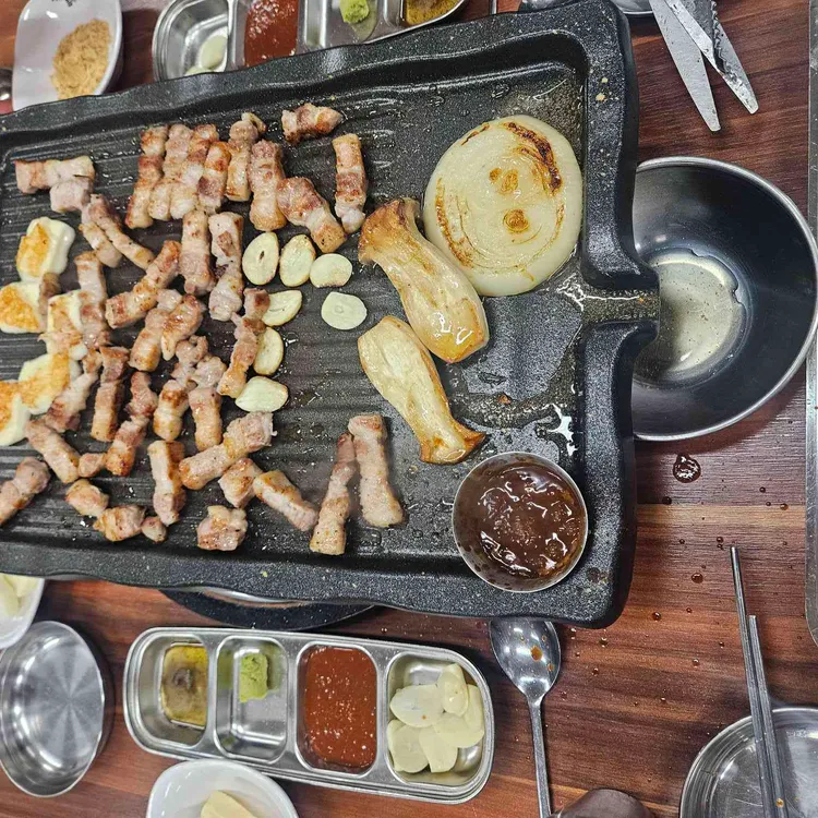 신사부대찌개&품격삼겹살 대표 사진