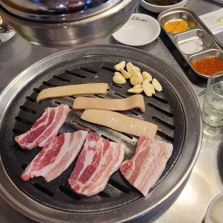 마당쇠껍데기와소금구이 대표 사진