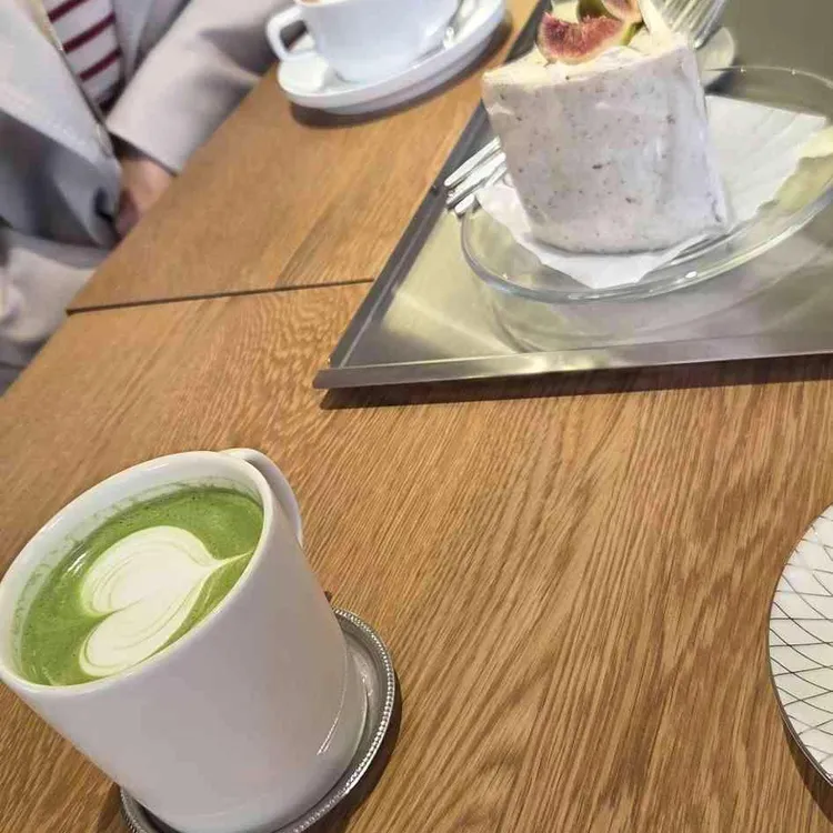 엘빙할루카 사진