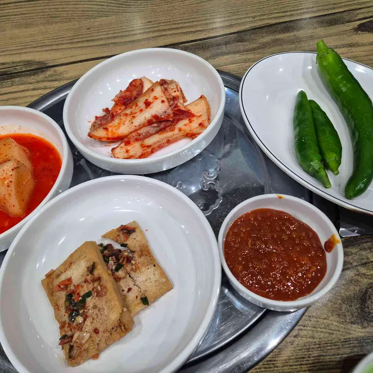 석쇠네 감자탕 뼈해장국 대표 사진