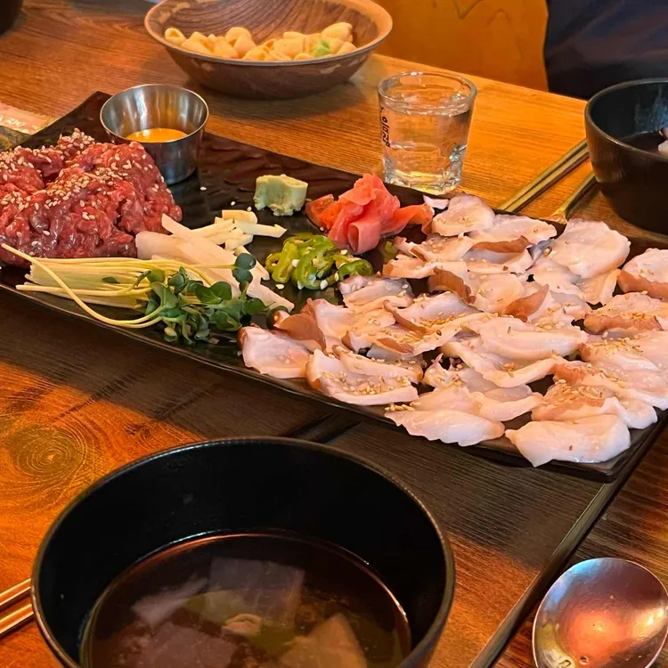 육회랑문어랑 대표 사진