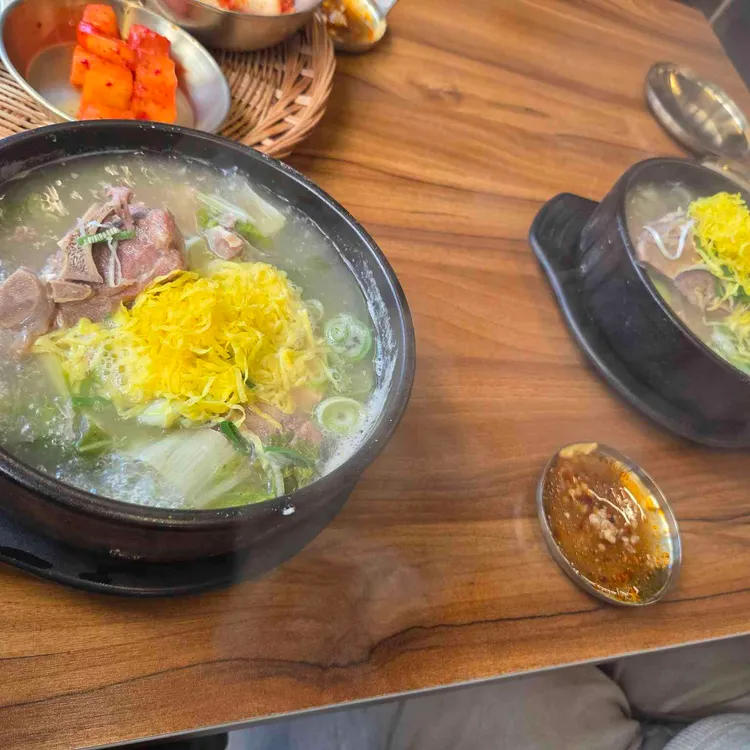 평이담백 뼈칼국수 사진