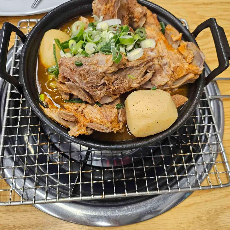 맑은 미나리 감자탕 (소)
