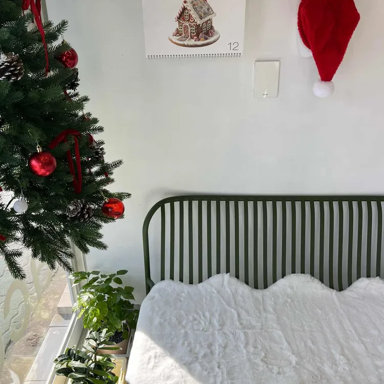 어코너 대표 사진