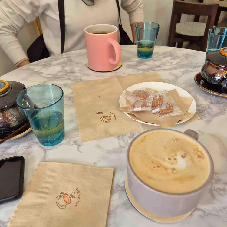 카페 너나들이 대표 사진