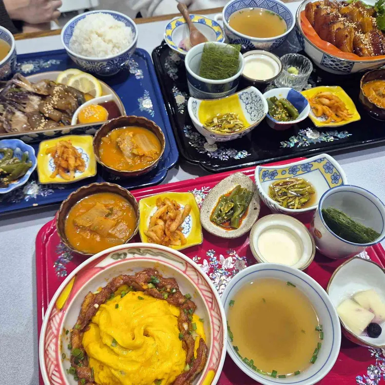점심특선_생연어덮밥+우동