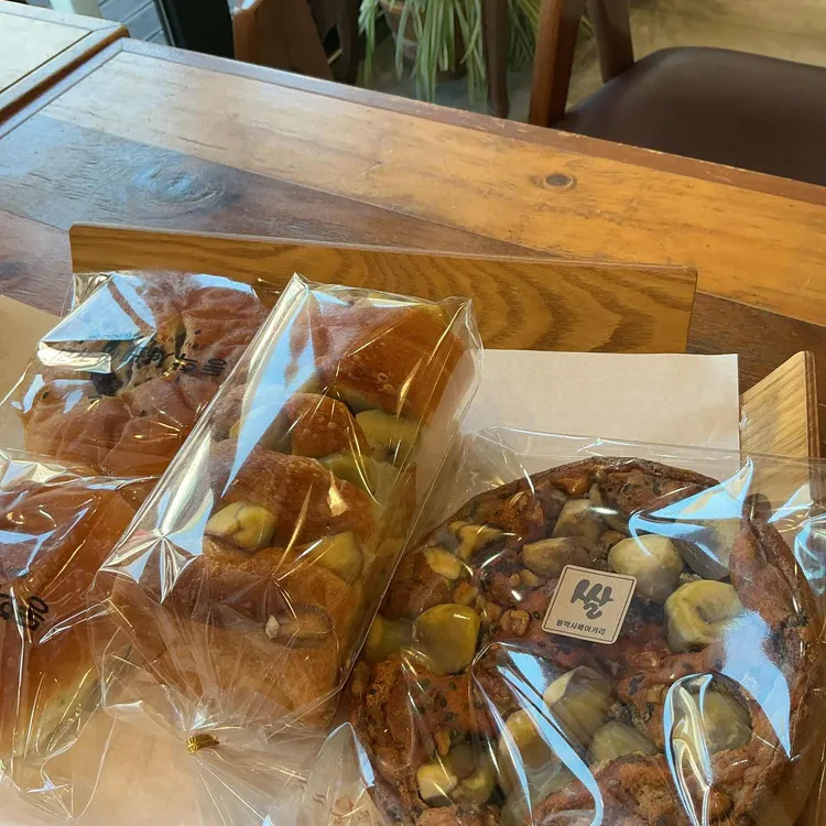 동학사베이커리 대표 사진