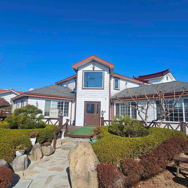 쉴만한물가 대표 사진