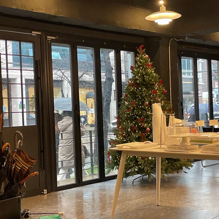 얼반스퀘어 대표 사진