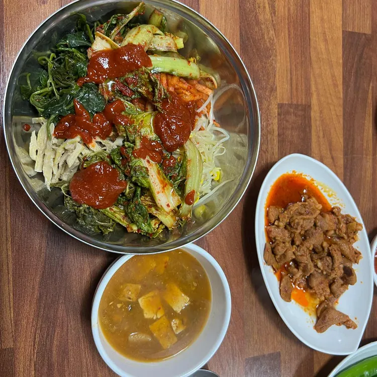 뚱이네집보리밥뷔페 대표 사진